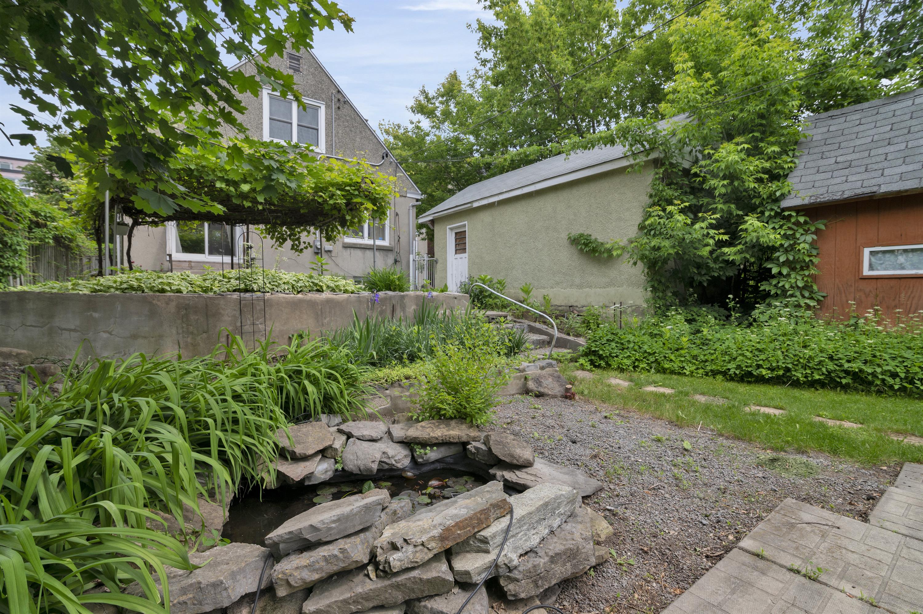 320 Blake Boulevard