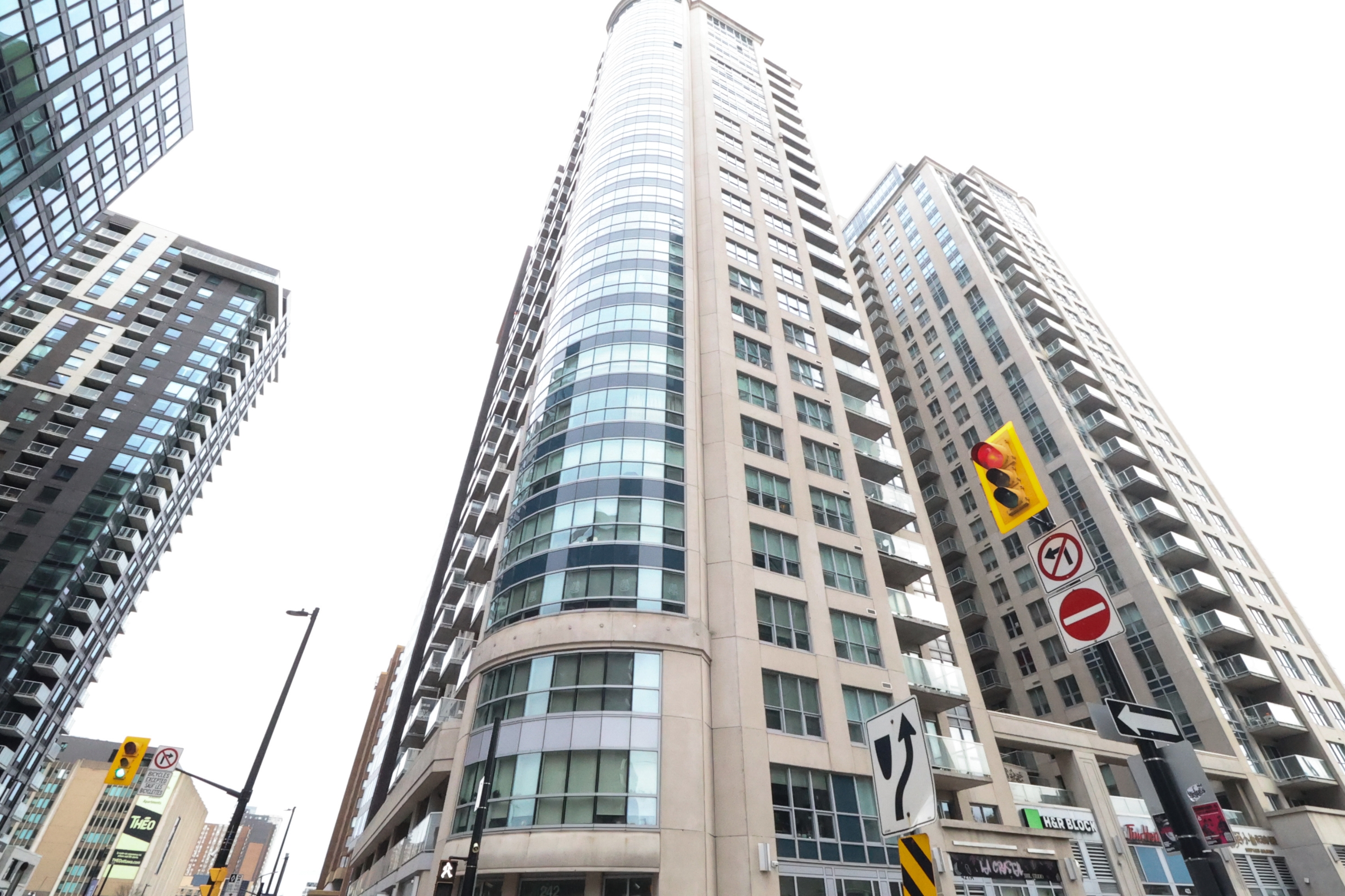 242 Rideau Street - 2202