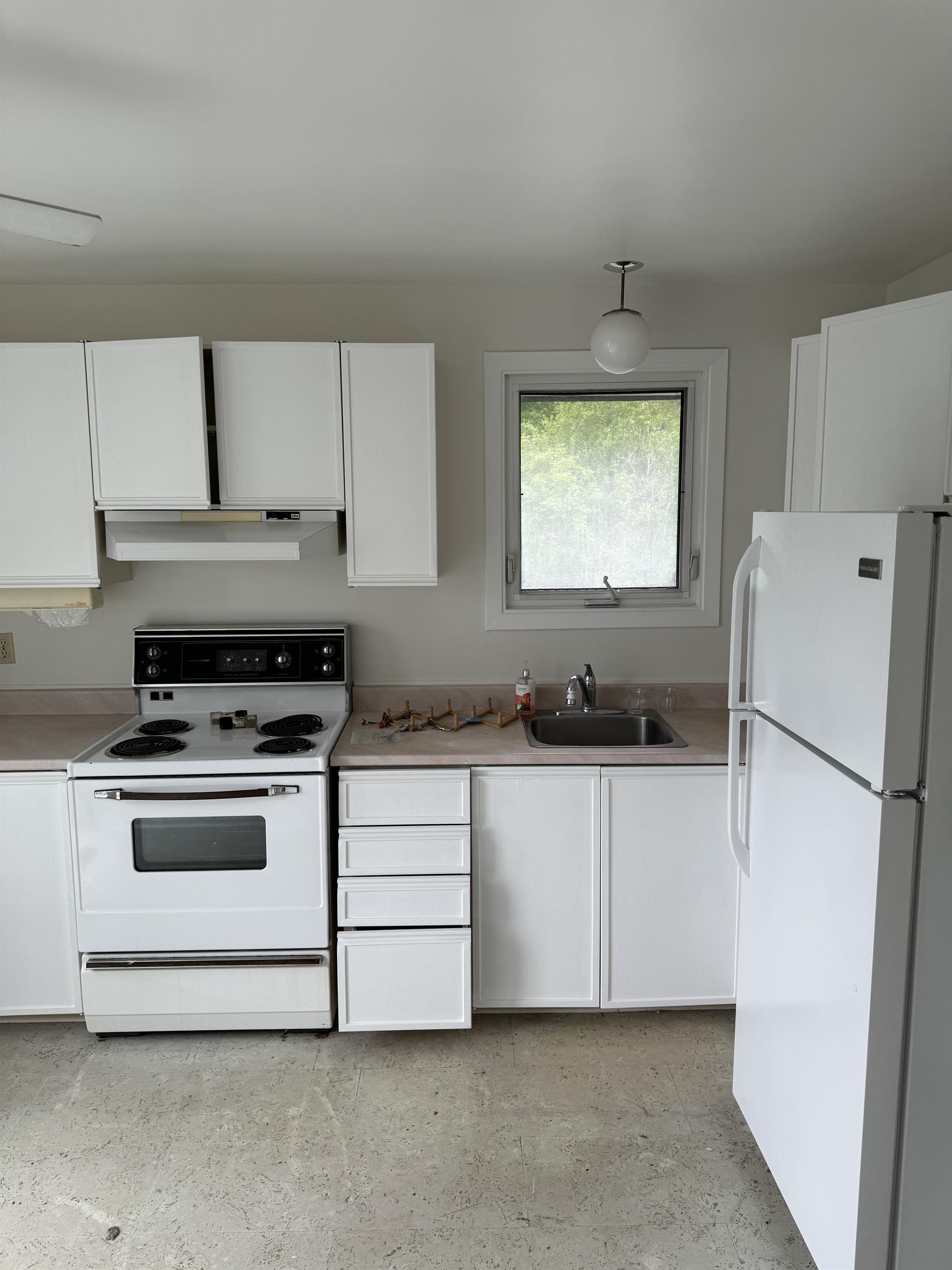 2057 Jasmine Crescent - 28